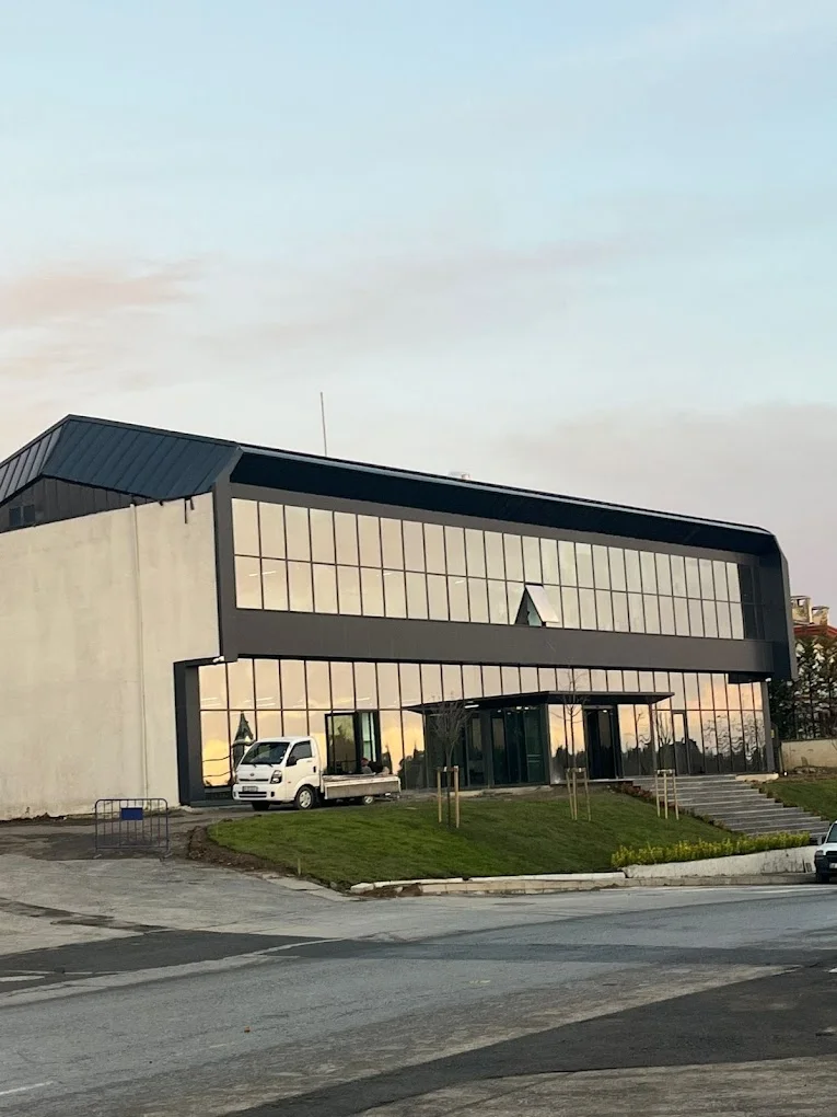 Beykoz Yarı Olimpik Kapalı Yüzme Havuzu Tesisi